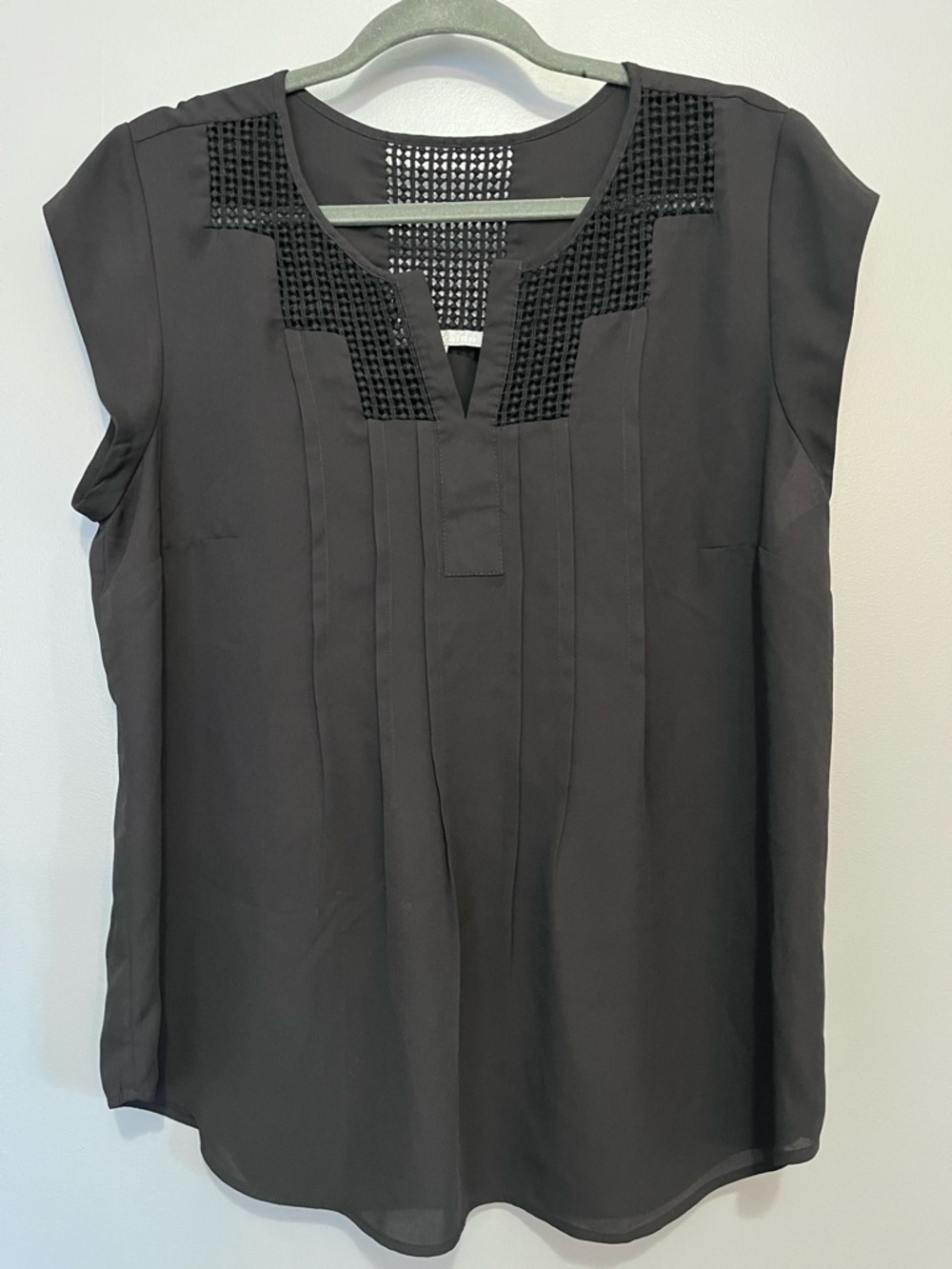 Daniel Rainn Estefany Black lace Split-Neck Cap Sleeve Blouse
